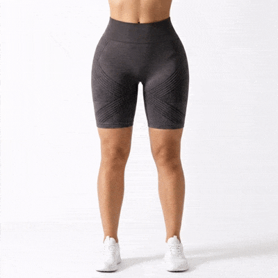 CelluMove 3D-Kompressions-Anti-Scheuer-Shorts im Gehen getragen